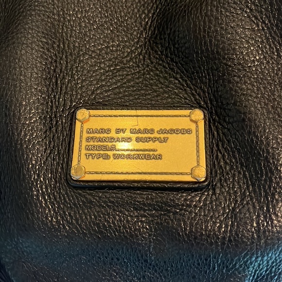 Mark Jacobs black cross body bag - Picture 2 of 3